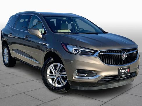 Used 2020 Buick Enclave Essence w/ Sound and Sites Package image 2