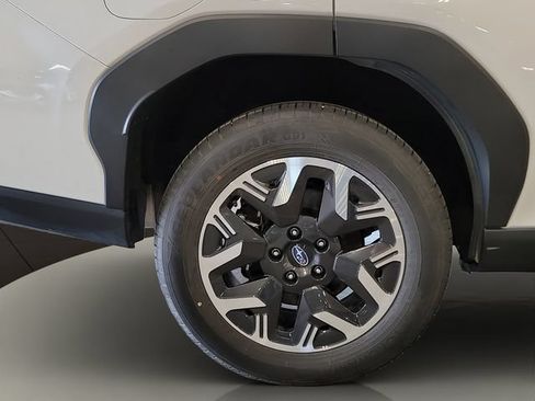 Used 2025 Subaru Forester Premium AWD/4WD image 23