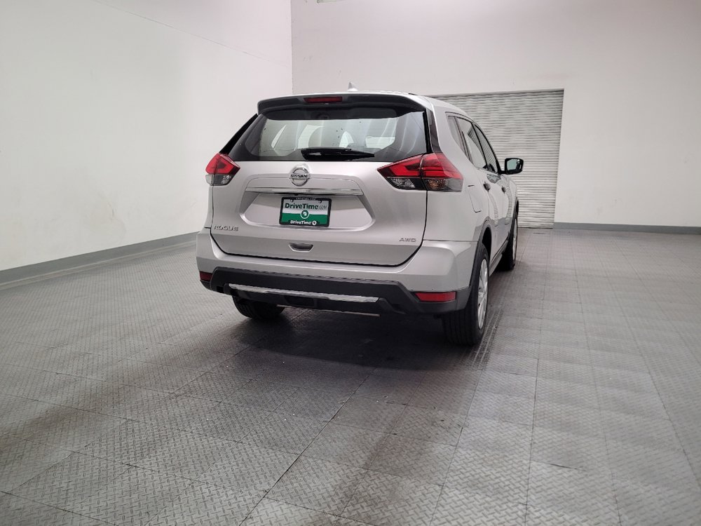 Used 2017 Nissan Rogue S AWD/4WD image 7