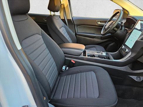 Used 2024 Ford Edge SE image 22
