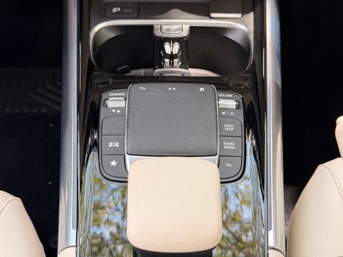Certified 2021 Mercedes-Benz GLA 250 image 18