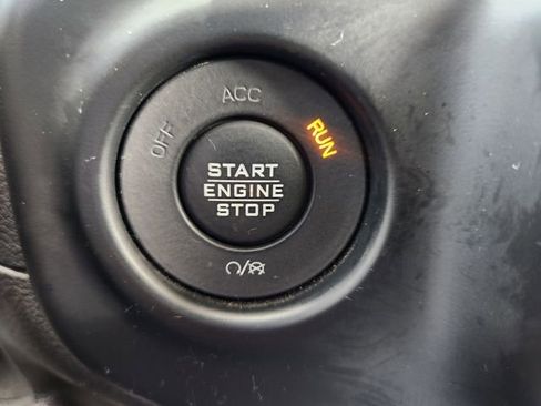Used 2018 Jeep Wrangler Unlimited Sahara AWD/4WD image 20