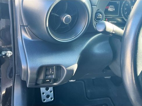 Used 2023 Toyota GR86 Premium RWD image 10
