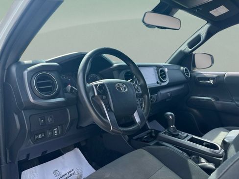Used 2020 Toyota Tacoma TRD Sport AWD/4WD image 20