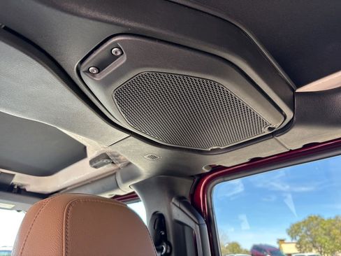 Used 2021 Jeep Wrangler Unlimited Rubicon image 45