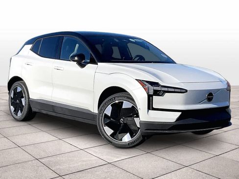 New 2026 Volvo EX30 Ultra w/ Climate Package image 2