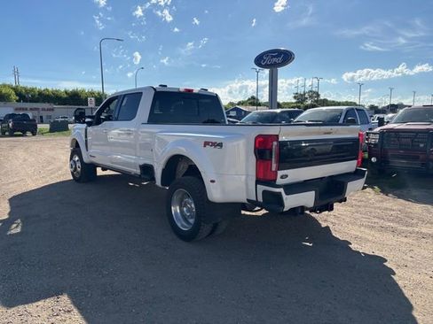 Used 2026 Ford F450 Platinum w/ FX4 Off-Road Package AWD/4WD image 9