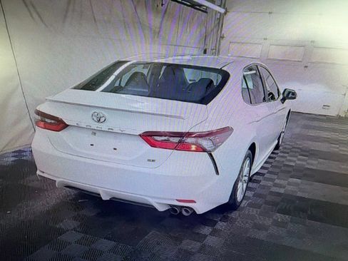 Used 2024 Toyota Camry SE FWD image 2
