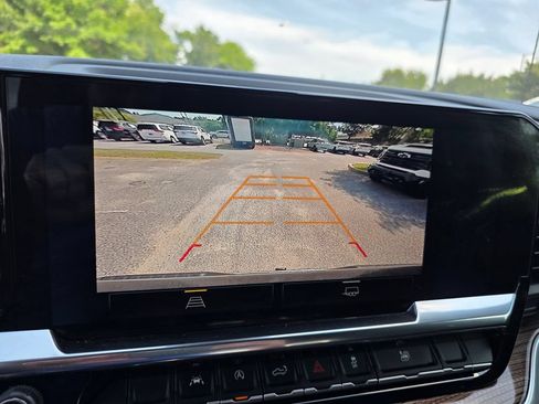 Certified 2025 Chevrolet Silverado 1500 LT RWD image 19