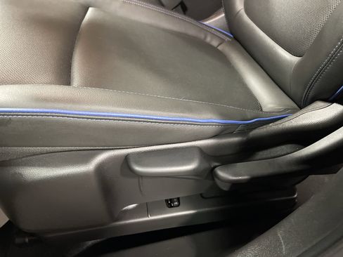 Used 2025 Buick Encore GX Sport Touring image 9