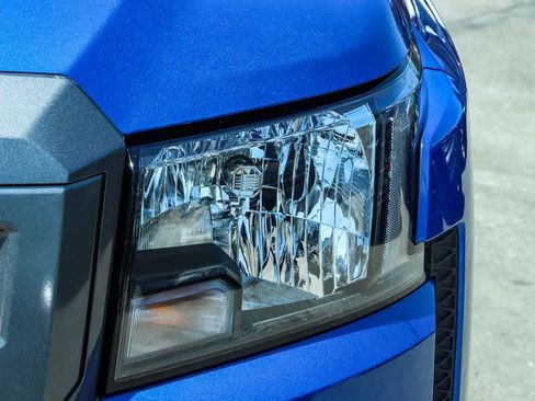 Used 2025 Nissan Frontier SV RWD image 7