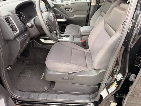 Used 2023 Nissan Frontier SV image 13