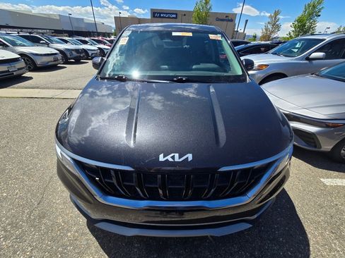 Used 2022 Kia Carnival LX FWD image 20