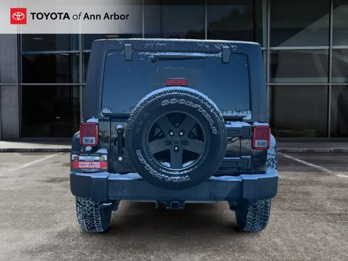 Used 2018 Jeep Wrangler Unlimited Sport w/ Dual Top Group image 8