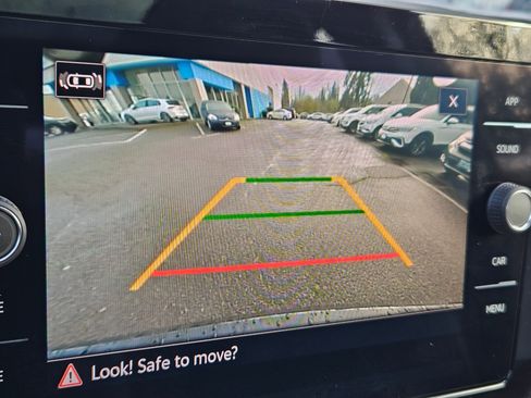 New 2025 Volkswagen Taos SE image 19