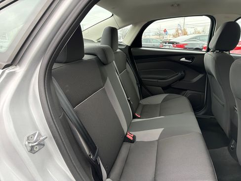 Used 2014 Ford Focus SE w/ SE Winter Package image 26