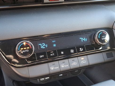 Certified 2025 Hyundai Elantra Sport image 16