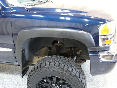 Used 2005 GMC Sierra 2500 SLT w/ Heavy-Duty Power Package image 10