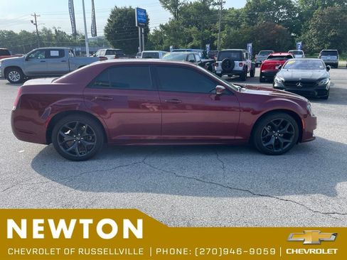 Used 2023 Chrysler 300 Touring L w/ Popular Equipment Group RWD image 16