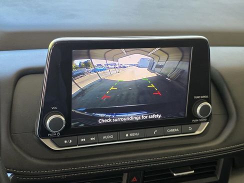 Used 2024 Nissan Rogue SV FWD image 14