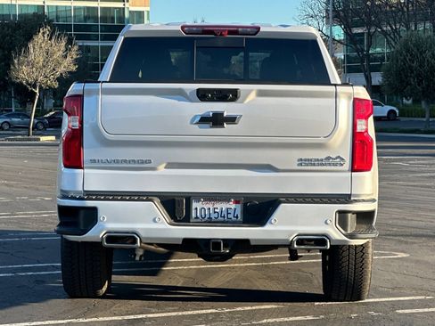 Used 2025 Chevrolet Silverado 1500 High Country w/ Technology Package image 5