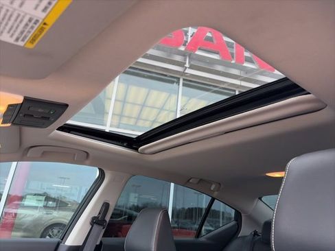 Used 2024 Nissan Altima 2.5 SR w/ SR Premium Package image 24