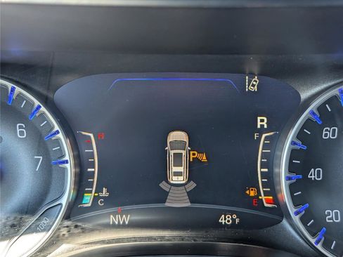 Used 2023 Chrysler Pacifica Limited FWD image 34