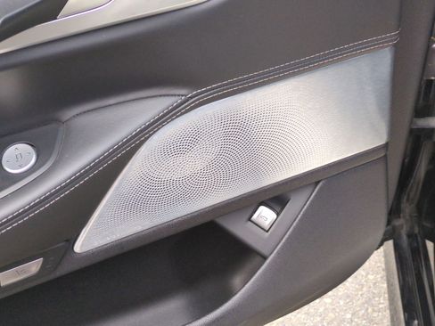 Used 2018 BMW 750i xDrive w/ Executive Package image 13