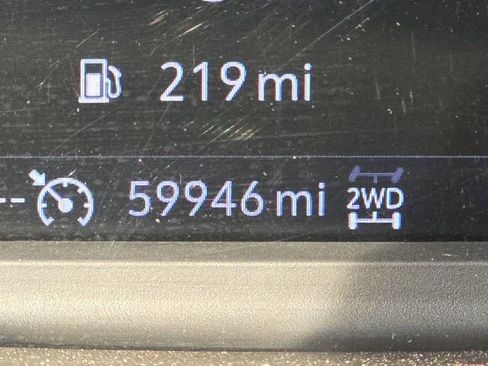 Used 2021 Chevrolet Silverado 1500 LT Trail Boss w/ Convenience Package II image 2