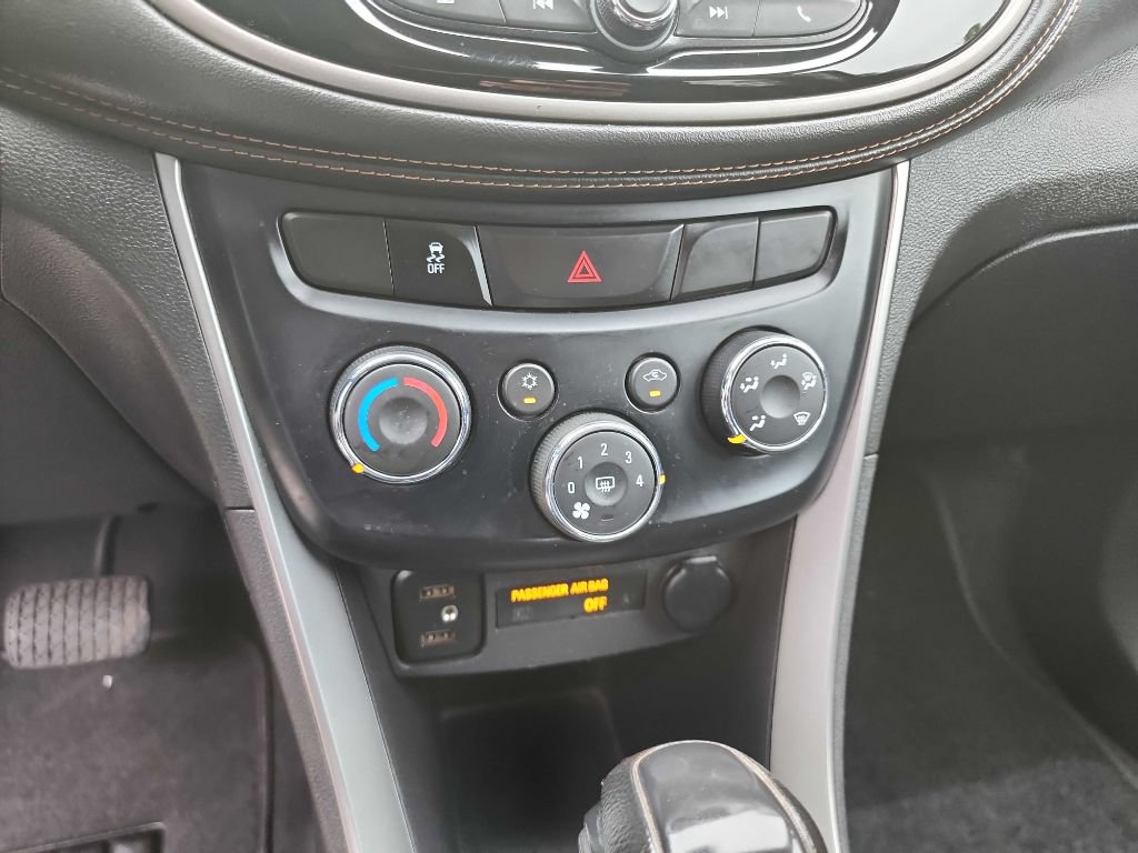 Used 2020 Chevrolet Trax LS w/ Tint and Cruise Package FWD image 28