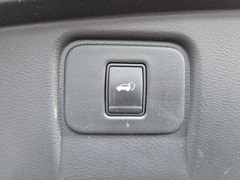 Used 2015 Nissan Murano SL w/ SL Technology Package FWD image 10