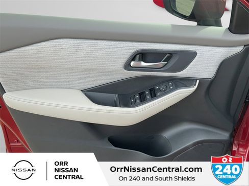 Used 2023 Nissan Rogue SV image 16