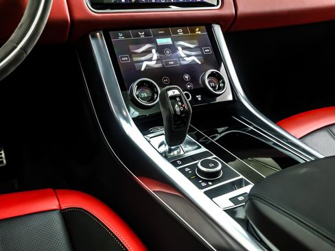 Used 2022 Land Rover Range Rover Sport HST image 5