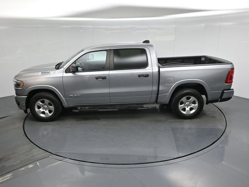 Used 2025 RAM 1500 2WD Crew Cab image 39