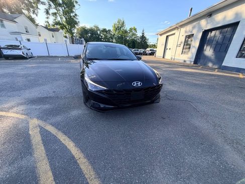 Used 2023 Hyundai Elantra SEL FWD image 16