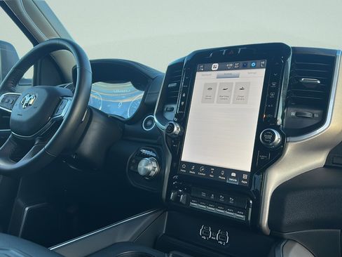 Used 2024 RAM 2500 Laramie w/ Off Road Package image 27