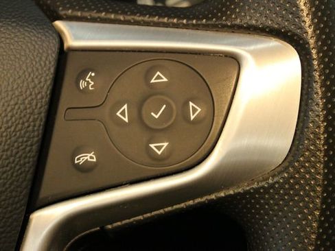 Used 2023 GMC Acadia SLE image 26