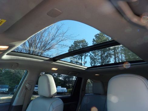 Used 2019 Toyota Highlander Limited Platinum image 16