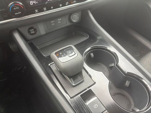 Used 2025 Nissan Rogue SV AWD/4WD image 36