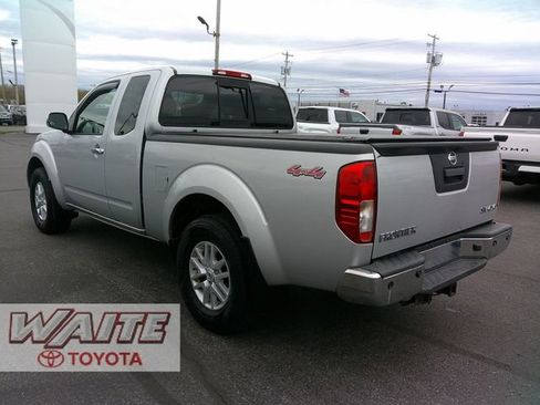 Used 2018 Nissan Frontier SV w/ Value Truck Package AWD/4WD image 4