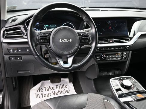 Used 2022 Kia Niro EX w/ Cold Weather Package image 29