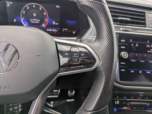 Certified 2022 Volkswagen Tiguan SE R-Line FWD image 28