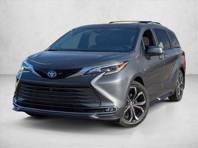 New 2025 Toyota Sienna Platinum