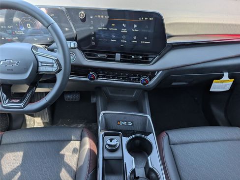 New 2026 Chevrolet Equinox RS w/ Convenience Package III AWD/4WD image 16