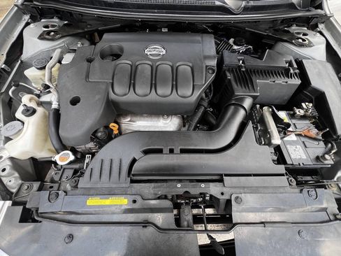 Used 2011 Nissan Altima 2.5 S FWD image 17