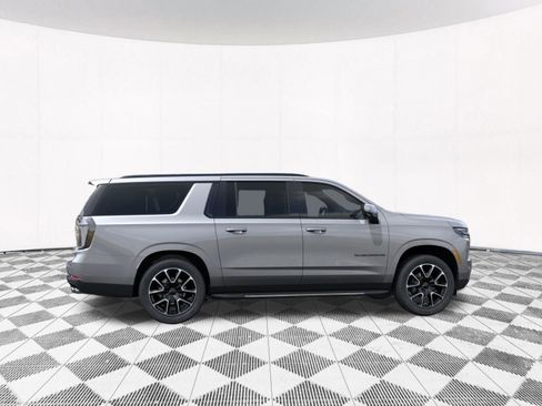 New 2026 Chevrolet Suburban RST w/ RST Capability Package AWD/4WD image 12