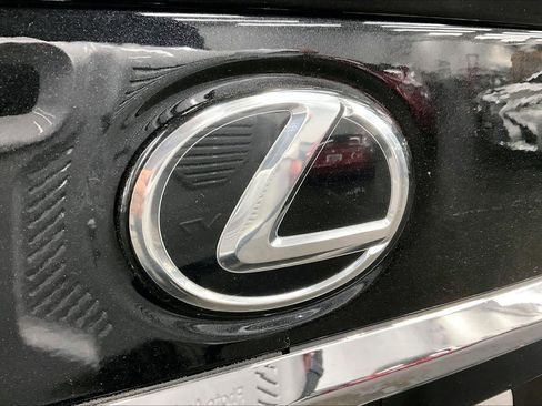 Used 2025 Lexus ES 300h w/ Premium Package image 28