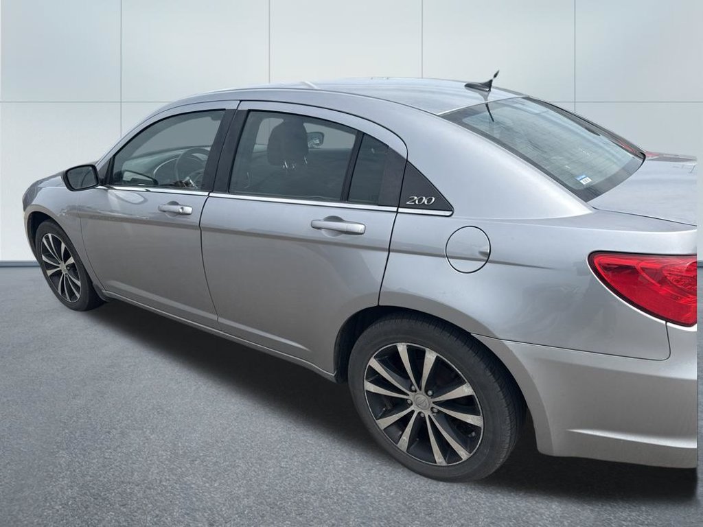 Used 2014 Chrysler 200 Touring w/ 200 S Group FWD image 7