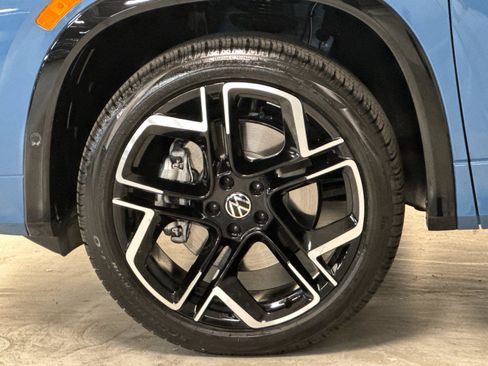 Used 2026 Volkswagen Tiguan SEL R-Line AWD/4WD image 25