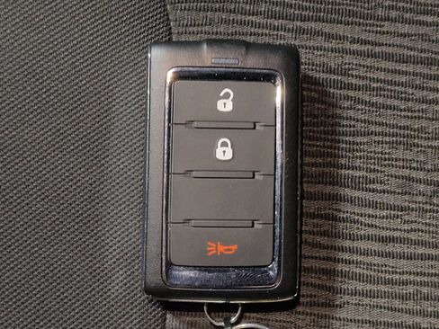 Used 2023 Jeep Grand Cherokee L Laredo image 32